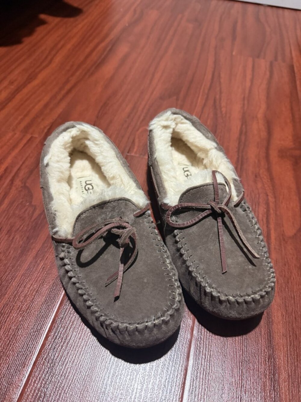 UGG Dakota Moccasin Slippers Brown Suede Sheepskin Women's 6
